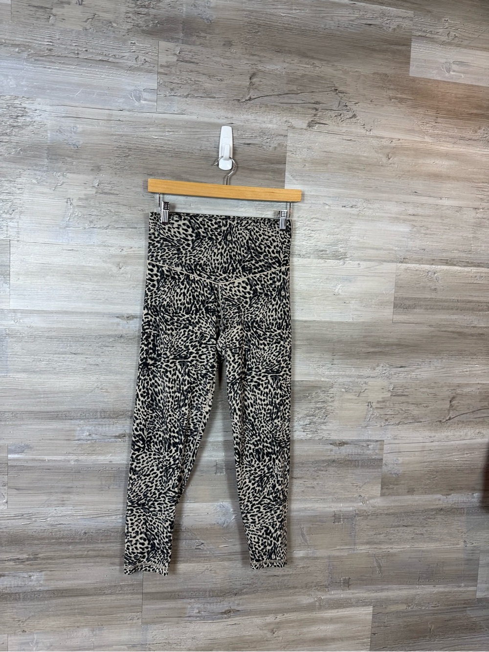 OFFLINE by Aerie Real Me Xtra 7/8 Leggings Large L Leopard Animal Print Hi Rise